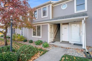 1601 S 16th St Apt 11, Goshen, IN 46526