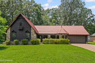 2403 Geneva Drive, Nesbit, MS 38651