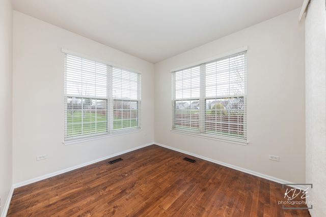 21102 Windsor Lake Way, Crest Hill, IL 60403