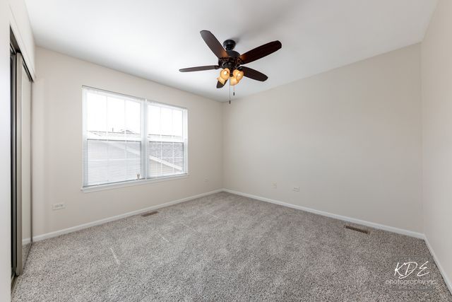 21102 Windsor Lake Way, Crest Hill, IL 60403