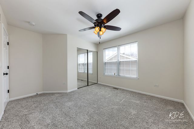 21102 Windsor Lake Way, Crest Hill, IL 60403