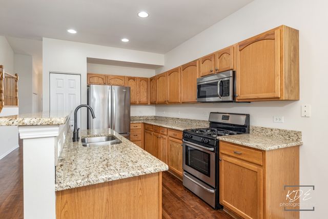 21102 Windsor Lake Way, Crest Hill, IL 60403