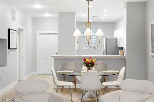 8259 Parkstone PL 8, Naples, FL 34120