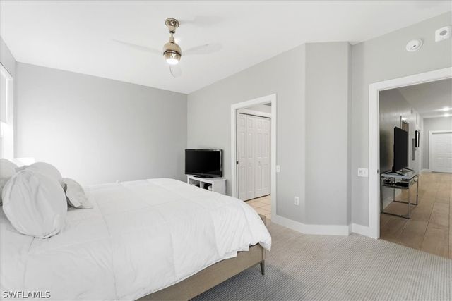 8259 Parkstone PL 8, Naples, FL 34120