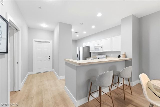 8259 Parkstone PL 8, Naples, FL 34120