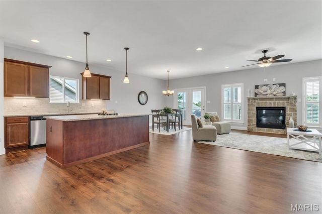 506 Columbia Downs Drive, Lake St Louis, MO 63367