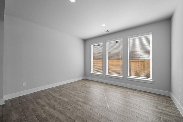 404 Hearthstone Lane, Waller, TX 77484