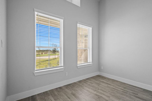 404 Hearthstone Lane, Waller, TX 77484