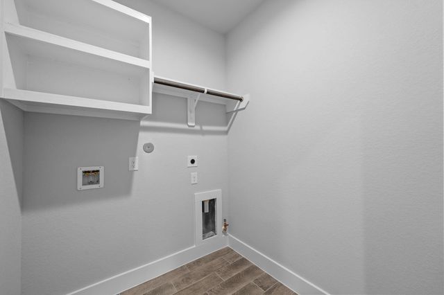 404 Hearthstone Lane, Waller, TX 77484