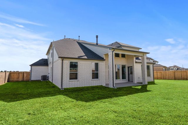 404 Hearthstone Lane, Waller, TX 77484