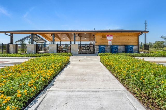 404 Hearthstone Lane, Waller, TX 77484