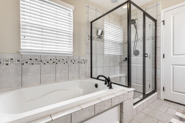 13079 Saxony Boulevard, Fishers, IN 46037