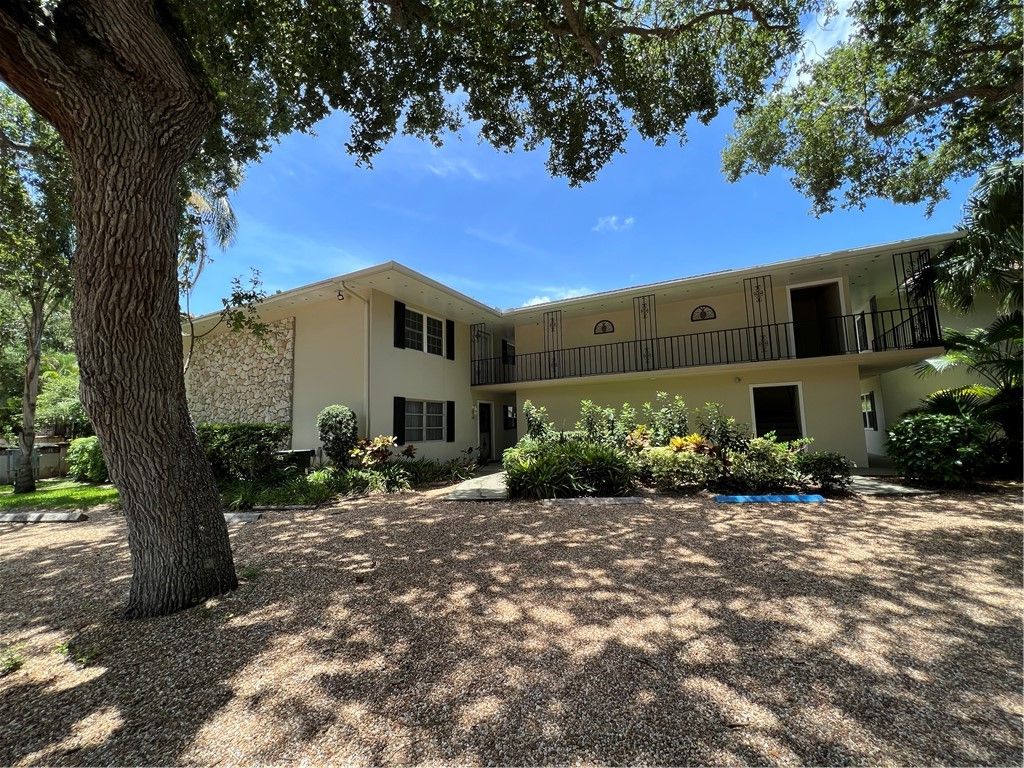 800 Coquina Lane 105, Vero Beach, FL 32963