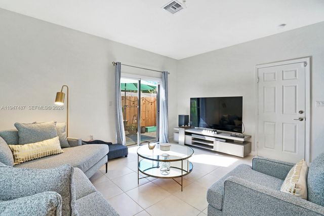 1526 SW 29th St, Fort Lauderdale, FL 33315