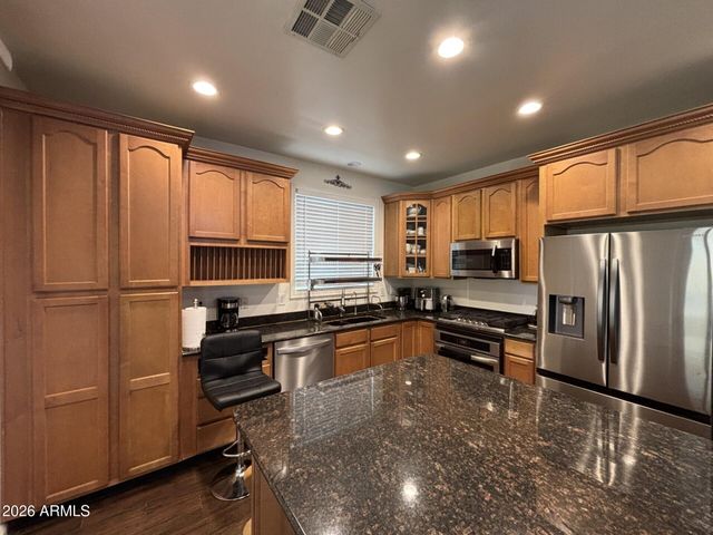 2239 E BOWKER Street, Phoenix, AZ 85040