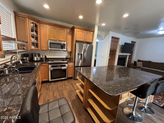 2239 E BOWKER Street, Phoenix, AZ 85040