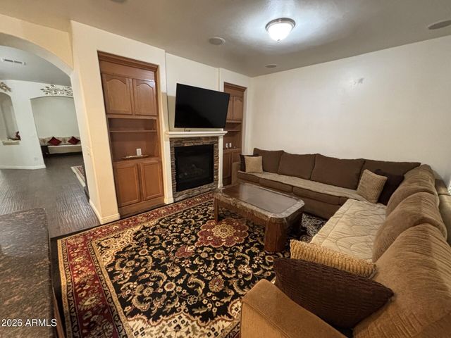2239 E BOWKER Street, Phoenix, AZ 85040