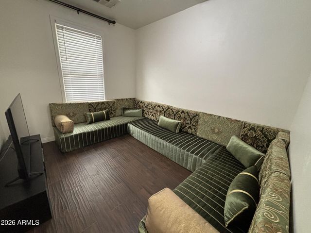 2239 E BOWKER Street, Phoenix, AZ 85040