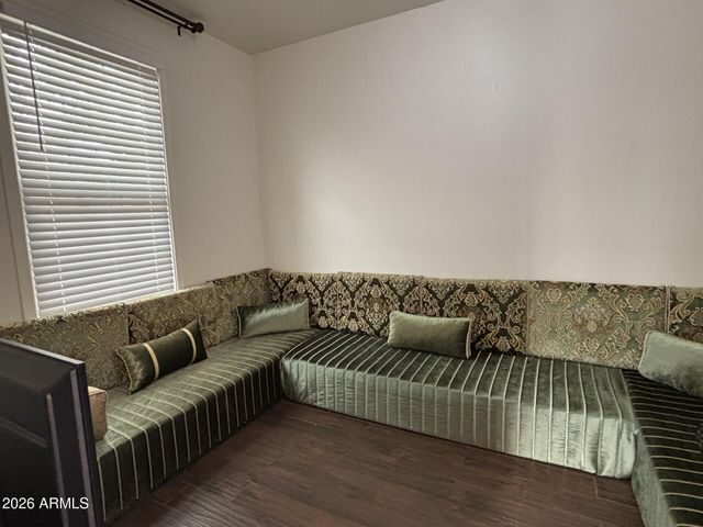2239 E BOWKER Street, Phoenix, AZ 85040