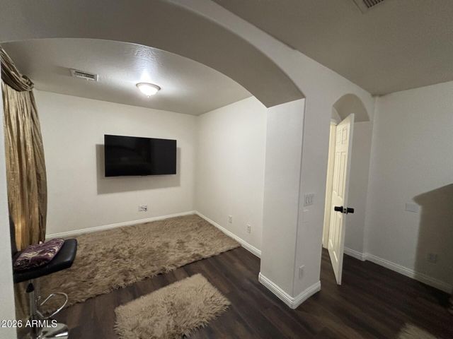 2239 E BOWKER Street, Phoenix, AZ 85040