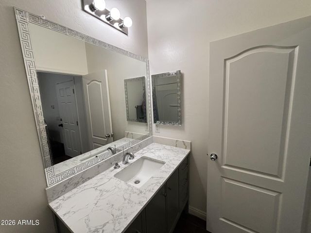 2239 E BOWKER Street, Phoenix, AZ 85040