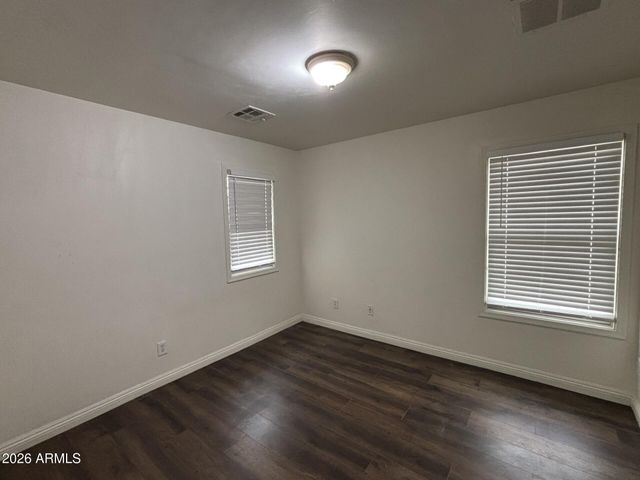2239 E BOWKER Street, Phoenix, AZ 85040