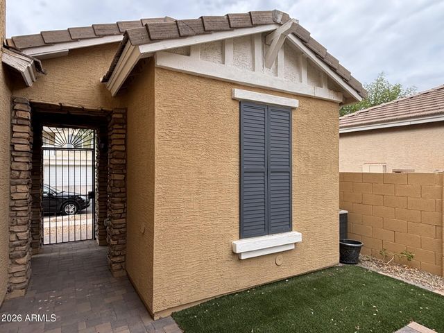 2239 E BOWKER Street, Phoenix, AZ 85040