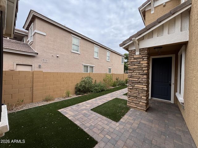 2239 E BOWKER Street, Phoenix, AZ 85040