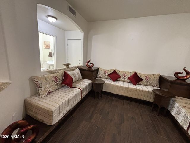 2239 E BOWKER Street, Phoenix, AZ 85040