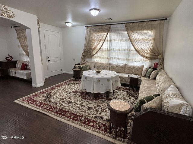2239 E BOWKER Street, Phoenix, AZ 85040