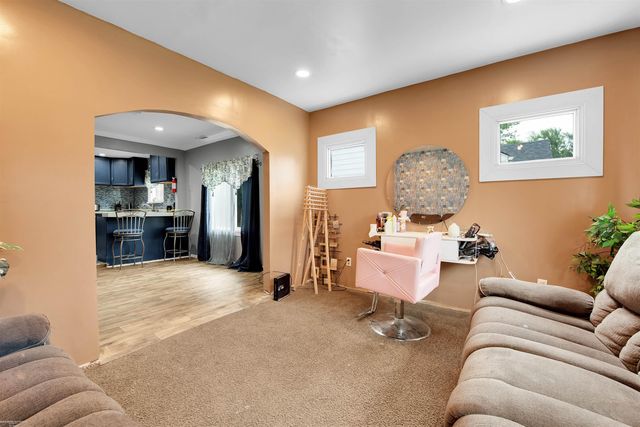 5056 Lafontaine Street, Detroit, MI 48236