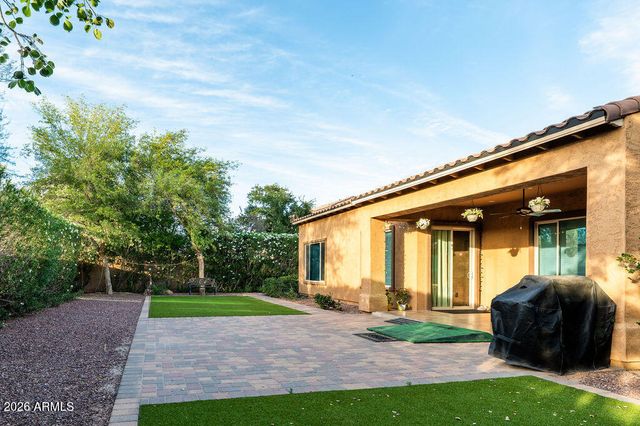 18074 W TURNEY Avenue, Goodyear, AZ 85395