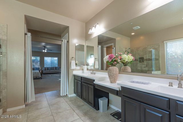 18074 W TURNEY Avenue, Goodyear, AZ 85395