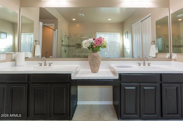 18074 W TURNEY Avenue, Goodyear, AZ 85395