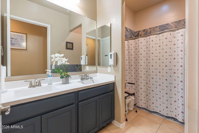 18074 W TURNEY Avenue, Goodyear, AZ 85395