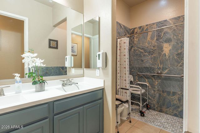 18074 W TURNEY Avenue, Goodyear, AZ 85395