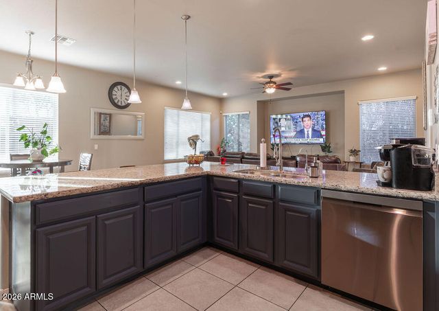 18074 W TURNEY Avenue, Goodyear, AZ 85395