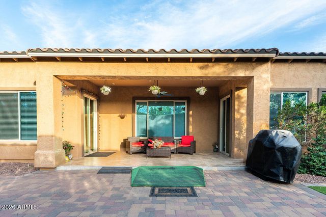 18074 W TURNEY Avenue, Goodyear, AZ 85395