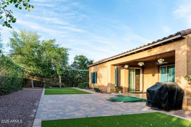 18074 W TURNEY Avenue, Goodyear, AZ 85395