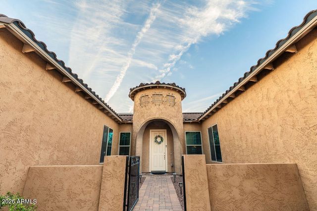 18074 W TURNEY Avenue, Goodyear, AZ 85395