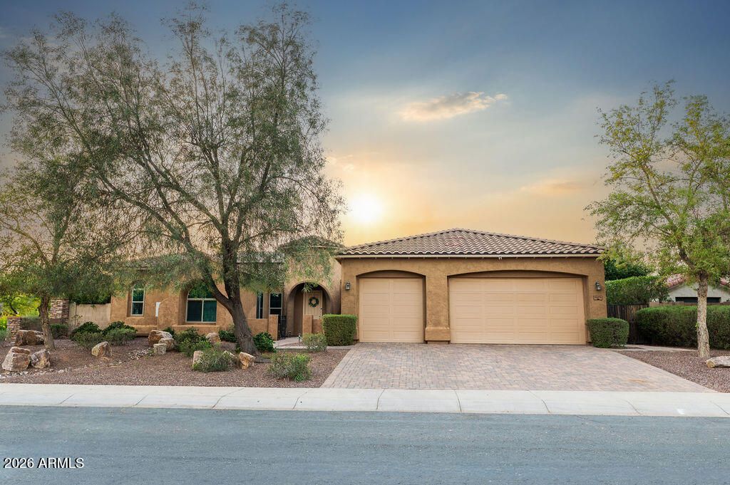 18074 W TURNEY Avenue, Goodyear, AZ 85395 — photo 2