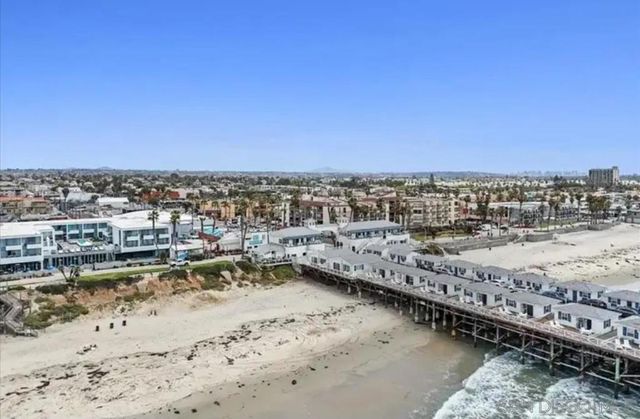 4465 Ocean Front 4, San Diego, CA 92109