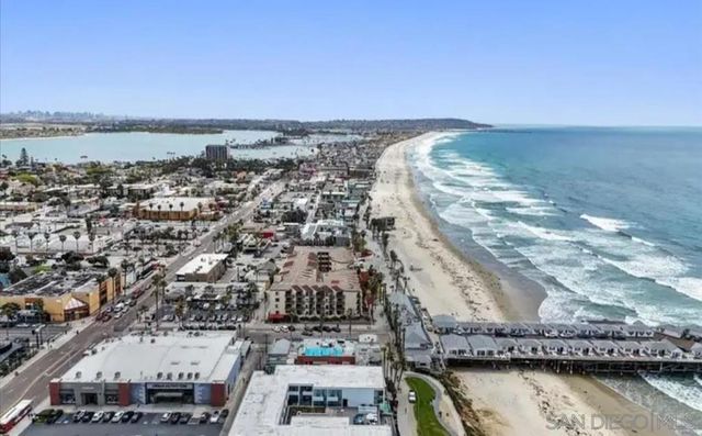 4465 Ocean Front 4, San Diego, CA 92109