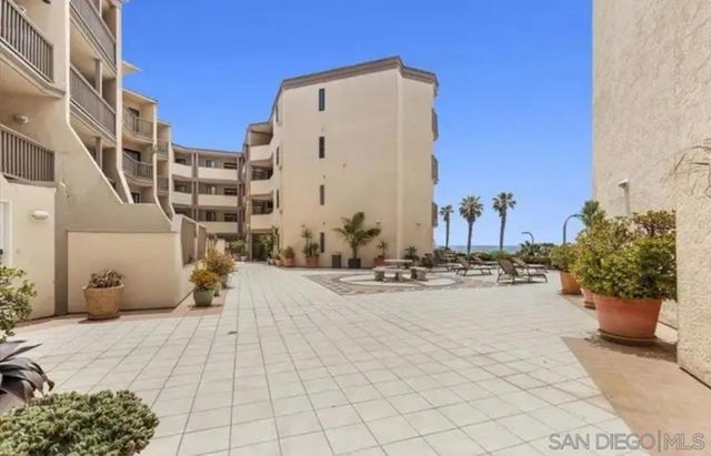4465 Ocean Front 4, San Diego, CA 92109