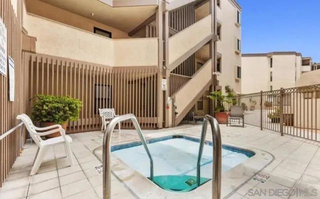4465 Ocean Front 4, San Diego, CA 92109