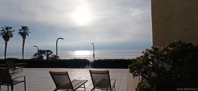 4465 Ocean Front 4, San Diego, CA 92109