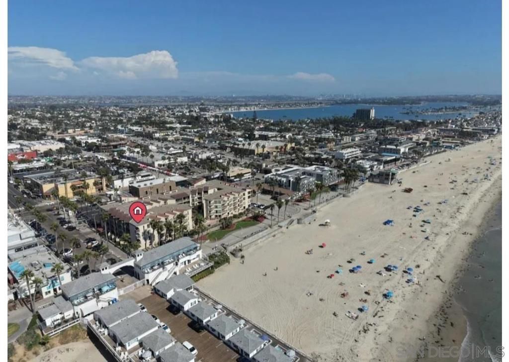 4465 Ocean Front 4, San Diego, CA 92109