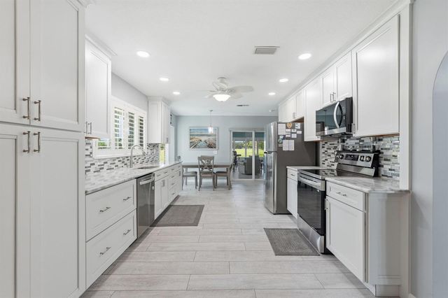 2773 SE Pine Valley Street, Port St. Lucie, FL 34952