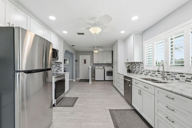 2773 SE Pine Valley Street, Port St. Lucie, FL 34952