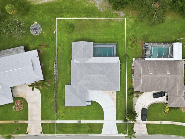 2773 SE Pine Valley Street, Port St. Lucie, FL 34952